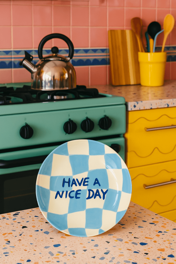Χειροποίητο Πιάτο Que Rico “Have a Nice Day” – Διακοσμητικό & Λειτουργικό με Funky Design